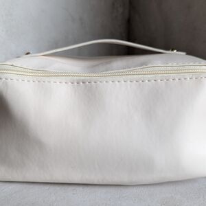 Flat Open Durable Cosmetics Travel Bag